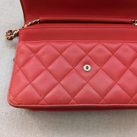 Chanel Classic Wallet on Chain in Pink - Picture 7 of 15